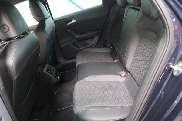 Seat Leon Sportstourer 1.5 eTSI FR Business Intense Automaat - N.A.P. Airco, Cruise, Virtual Display, Camera, PDC.