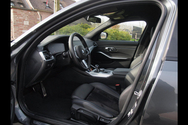 BMW 3 Serie Touring 318i Business Edition | M-pakket | Sfeerverlichting | Automaat | Apple Carplay | NL-Auto |