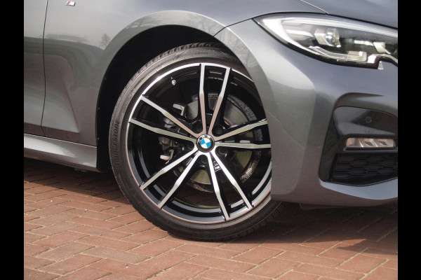 BMW 3 Serie Touring 318i Business Edition | M-pakket | Sfeerverlichting | Automaat | Apple Carplay | NL-Auto |