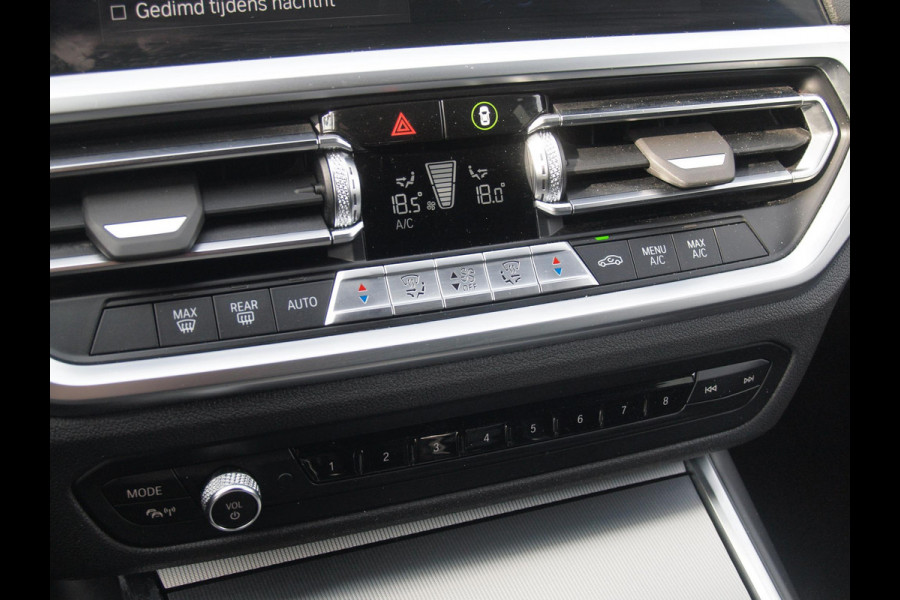 BMW 3 Serie Touring 318i Business Edition | M-pakket | Sfeerverlichting | Automaat | Apple Carplay | NL-Auto |