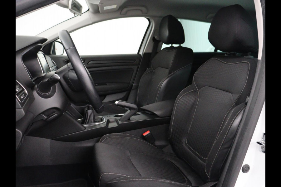 Renault Mégane 1.2 TCe Limited | Trekhaak | Carplay | Navigatie | Keyless | Climate control | DAB | Parkeerhulp | Cruise control | Bluetooth | Getint glas