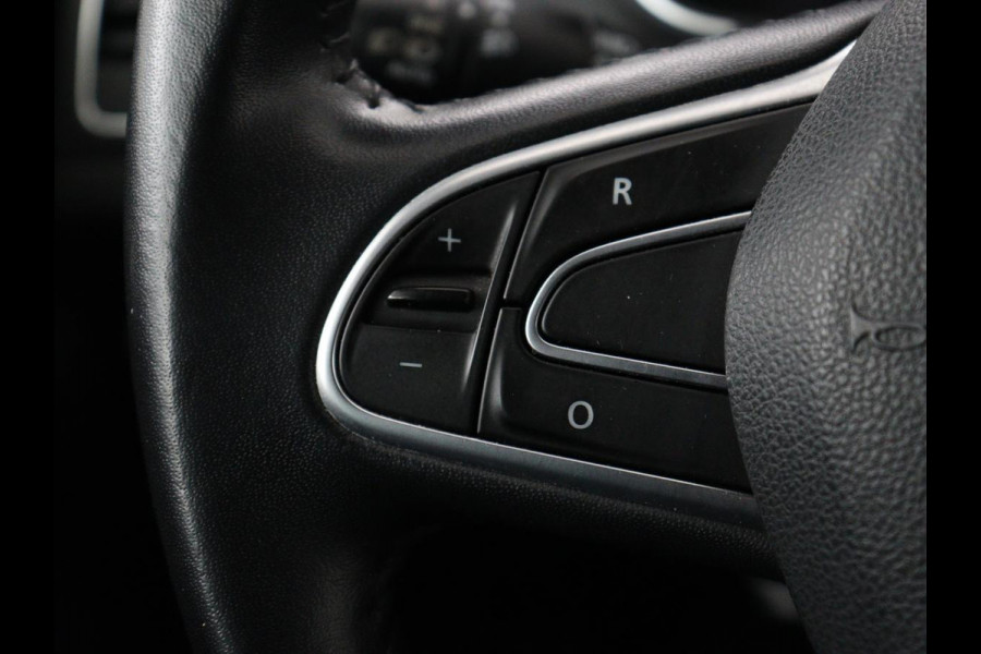 Renault Mégane 1.2 TCe Limited | Trekhaak | Carplay | Navigatie | Keyless | Climate control | DAB | Parkeerhulp | Cruise control | Bluetooth | Getint glas