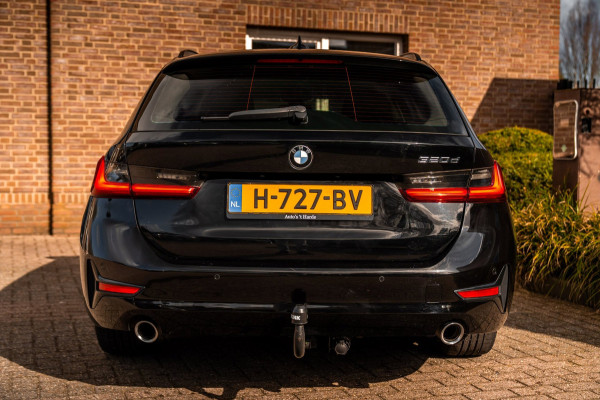 BMW 3 Serie Touring 320d Executive Edition LED Half/Leder Stoelverwarming Trekhaak 19''