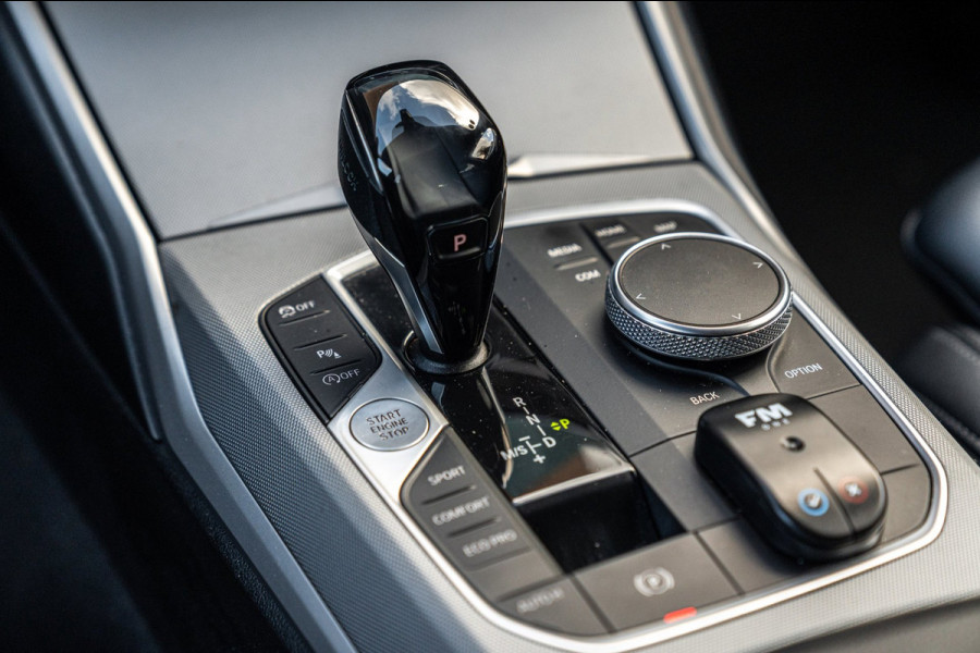 BMW 3 Serie Touring 320d Executive Edition LED Half/Leder Stoelverwarming Trekhaak 19''