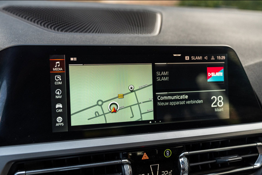 BMW 3 Serie Touring 320d Executive Edition LED Half/Leder Stoelverwarming Trekhaak 19''