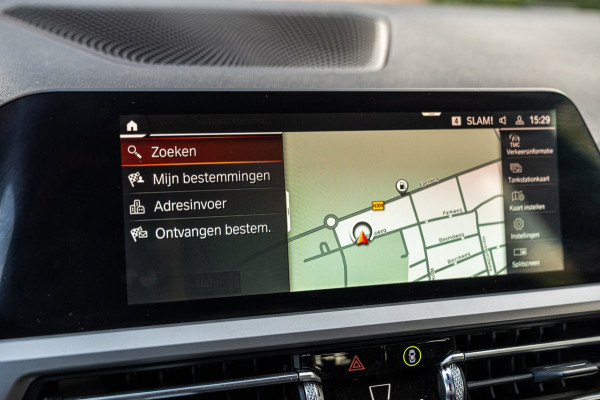 BMW 3 Serie Touring 320d Executive Edition LED Half/Leder Stoelverwarming Trekhaak 19''