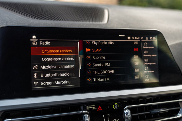 BMW 3 Serie Touring 320d Executive Edition LED Half/Leder Stoelverwarming Trekhaak 19''