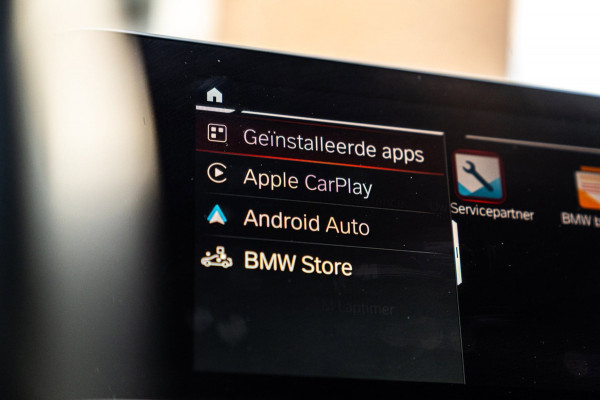 BMW 3 Serie Touring 320d Executive Edition LED Half/Leder Stoelverwarming Trekhaak 19''