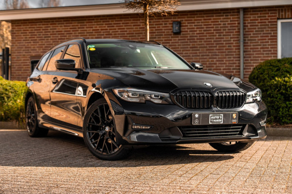 BMW 3 Serie Touring 320d Executive Edition LED Half/Leder Stoelverwarming Trekhaak 19''