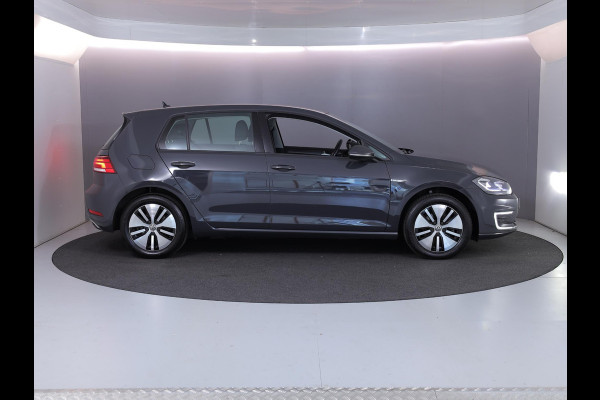 Volkswagen e-Golf E-DITION 136 pk | SOH 94%| Navigatie | Parkeersensoren | Adaptieve cruise control | LED koplampen |Apple Carplay/Android Auto |