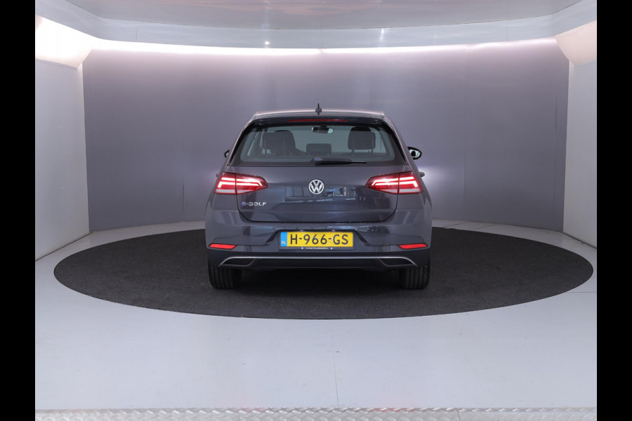 Volkswagen e-Golf E-DITION 136 pk | SOH 94%| Navigatie | Parkeersensoren | Adaptieve cruise control | LED koplampen |Apple Carplay/Android Auto |