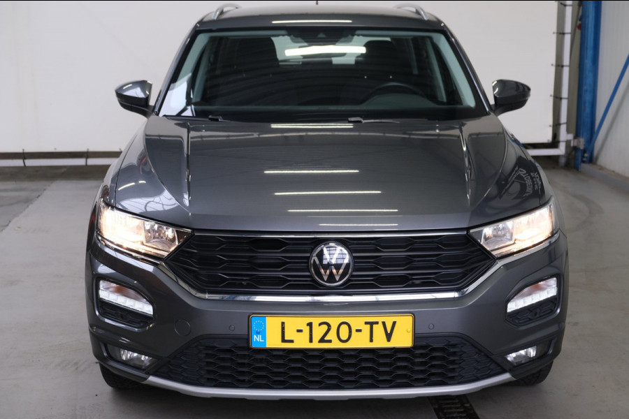 Volkswagen T-Roc 1.5 TSI Style Business Automaat - N.A.P. Airco, Crusie, Navi, PDC, Carplay.