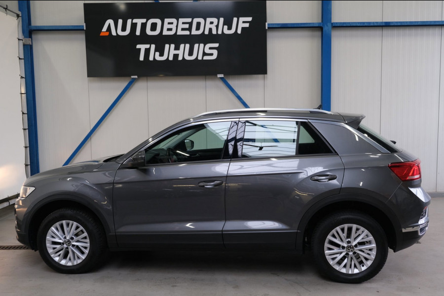 Volkswagen T-Roc 1.5 TSI Style Business Automaat - N.A.P. Airco, Crusie, Navi, PDC, Carplay.