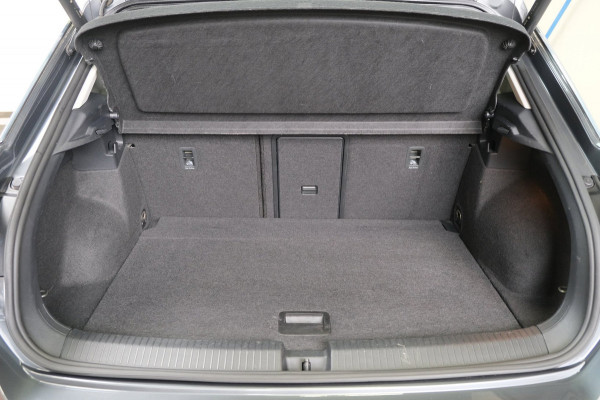 Volkswagen T-Roc 1.5 TSI Style Business Automaat - N.A.P. Airco, Crusie, Navi, PDC, Carplay.