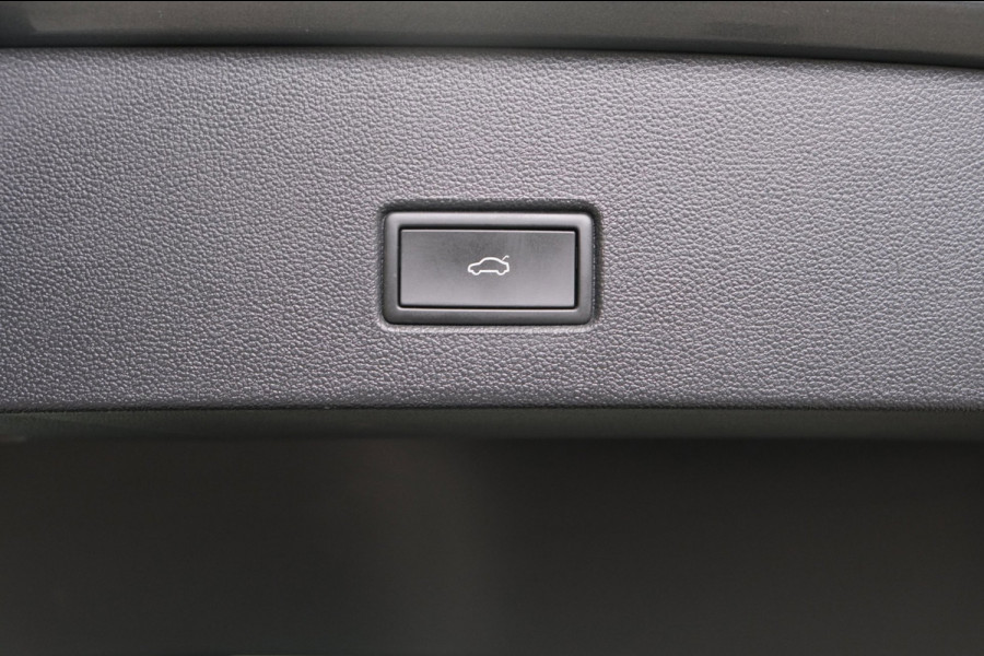 Volkswagen T-Roc 1.5 TSI Style Business Automaat - N.A.P. Airco, Crusie, Navi, PDC, Carplay.