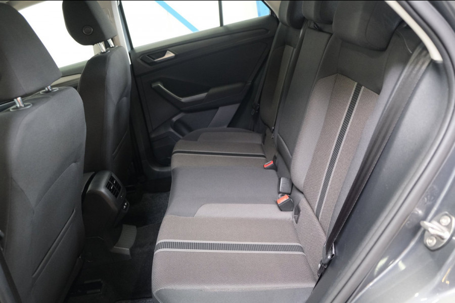 Volkswagen T-Roc 1.5 TSI Style Business Automaat - N.A.P. Airco, Crusie, Navi, PDC, Carplay.