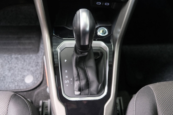 Volkswagen T-Roc 1.5 TSI Style Business Automaat - N.A.P. Airco, Crusie, Navi, PDC, Carplay.
