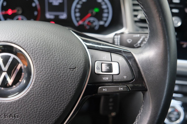 Volkswagen T-Roc 1.5 TSI Style Business Automaat - N.A.P. Airco, Crusie, Navi, PDC, Carplay.