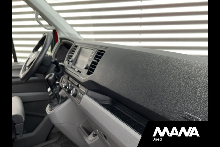 Volkswagen Crafter 35 2.0TDI 177PK L3H3 Highline Automaat Trekhaak Carplay Camera Vooruitverwarming