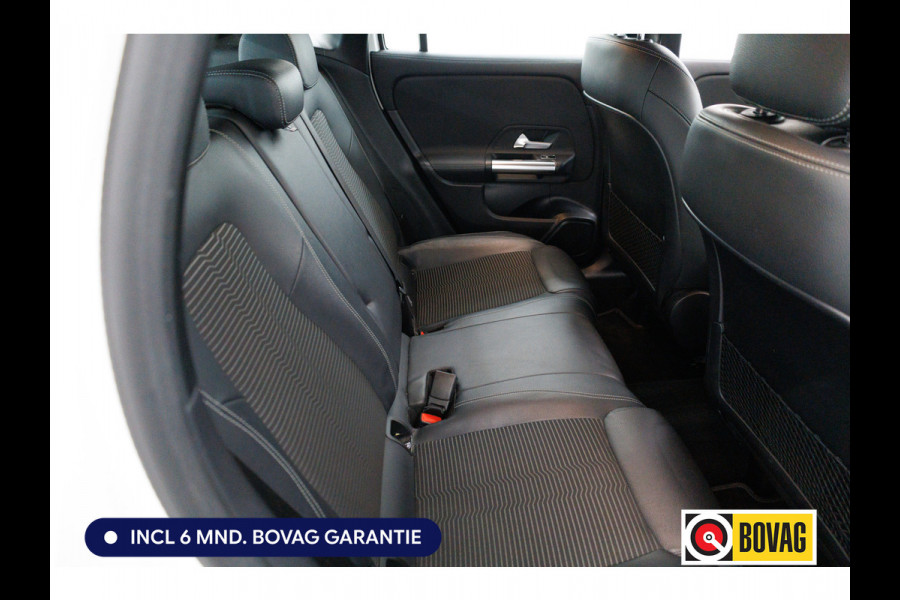 Mercedes-Benz GLA 250 e Business 218 PK | Solution Luxury Limited | Wegklapbare trekhaak | Navigatie | Stoelverwarming Adaptive cruise, Achteruitrijcamera, Sfeerverlichting, Elektrische achterklep, Winterwielenset