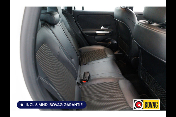 Mercedes-Benz GLA 250 e Business 218 PK | Solution Luxury Limited | Wegklapbare trekhaak | Navigatie | Stoelverwarming Adaptive cruise, Achteruitrijcamera, Sfeerverlichting, Elektrische achterklep, Winterwielenset