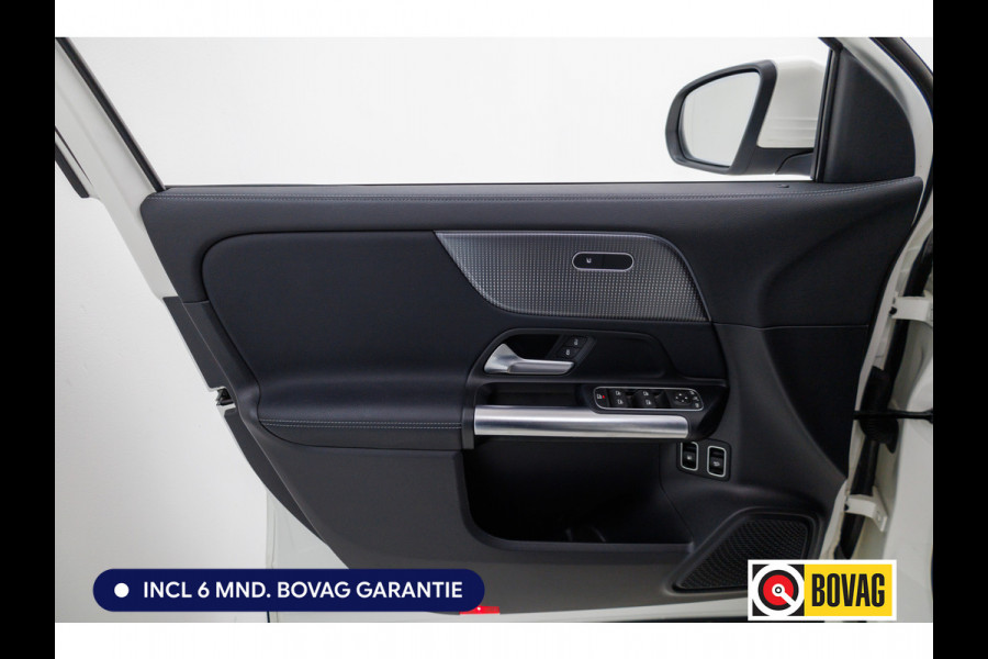 Mercedes-Benz GLA 250 e Business 218 PK | Solution Luxury Limited | Wegklapbare trekhaak | Navigatie | Stoelverwarming Adaptive cruise, Achteruitrijcamera, Sfeerverlichting, Elektrische achterklep, Winterwielenset