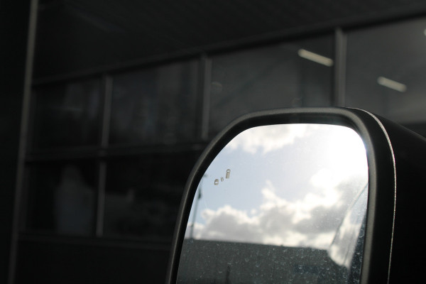 Ford Transit Custom 340 2.5 PHEV L2H1 Limited 232pk 9 Zits - Keyless - ACC - Blindspot - Camera - Carplay - Navi - Prijs excl. BTW - Rijklaar