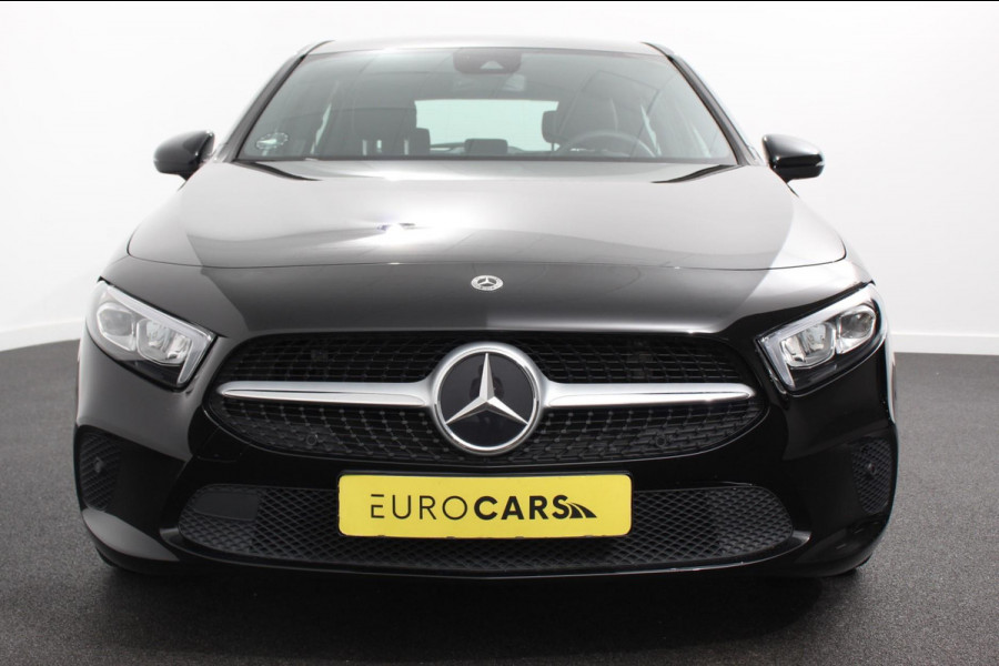 Mercedes-Benz A-Klasse 180 136pk Automaat Progressive Navigatie Parkeersensoren Camera Cruise Control Stoelverwarming Ledverlichting Climate Control