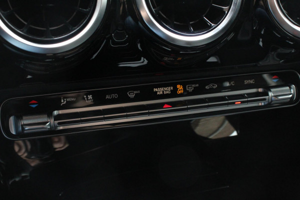 Mercedes-Benz A-Klasse 180 136pk Automaat Progressive Navigatie Parkeersensoren Camera Cruise Control Stoelverwarming Ledverlichting Climate Control