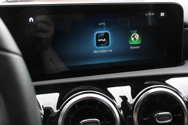 Mercedes-Benz A-Klasse 180 136pk Automaat Progressive Navigatie Parkeersensoren Camera Cruise Control Stoelverwarming Ledverlichting Climate Control