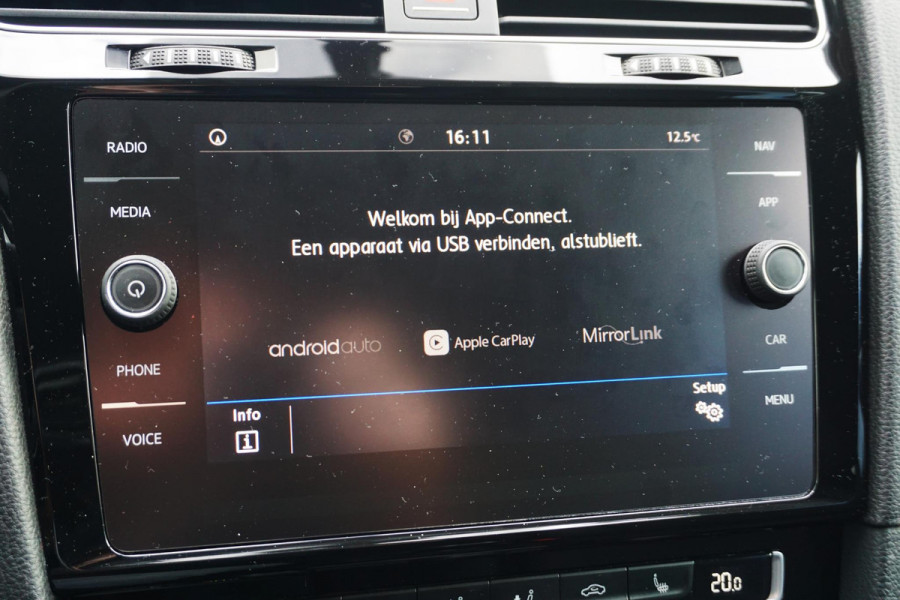 Volkswagen Golf 1.0 TSI 110PK Highline/19 Inch/Liefhebbersauto!!/ Moet gezien worden!!