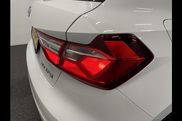 Audi A1 Sportback 30 TFSI 110pk S-Tronic Advanced edition Navigatie Apple Carplay / Android Auto Climate Control Camera Parkeer sensoren Dab