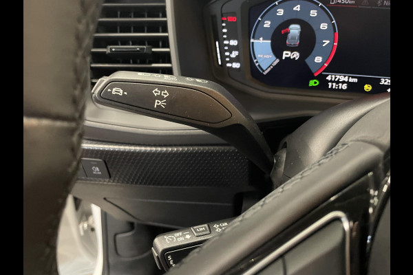 Audi A1 Sportback 30 TFSI 110pk S-Tronic Advanced edition Navigatie Apple Carplay / Android Auto Climate Control Camera Parkeer sensoren Dab
