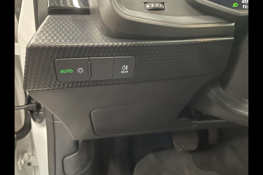 Audi A1 Sportback 30 TFSI 110pk S-Tronic Advanced edition Navigatie Apple Carplay / Android Auto Climate Control Camera Parkeer sensoren Dab