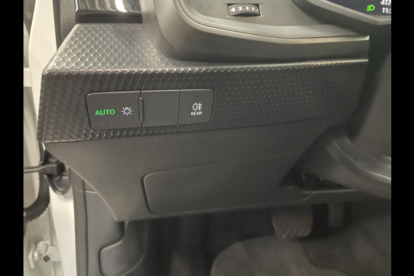 Audi A1 Sportback 30 TFSI 110pk S-Tronic Advanced edition Navigatie Apple Carplay / Android Auto Climate Control Camera Parkeer sensoren Dab