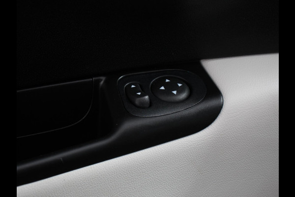 Fiat 500C 1.0 Hybrid Dolcevita Airco Cruise control Parkeersensor achter Radio Apple Carplay/ Android Auto