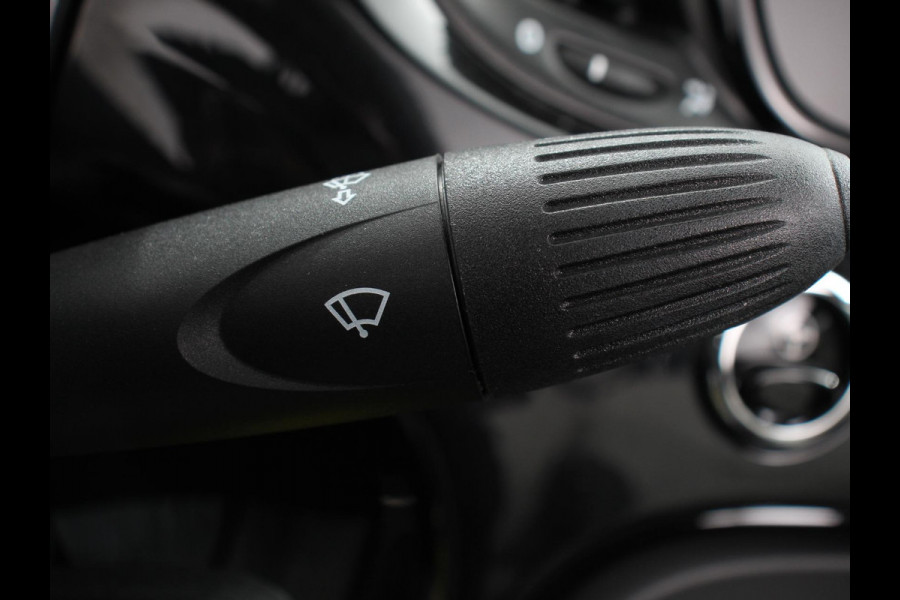 Fiat 500C 1.0 Hybrid Dolcevita Airco Cruise control Parkeersensor achter Radio Apple Carplay/ Android Auto