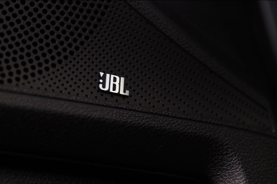 Kia ProCeed 1.6 T-GDI GT / PANODAK / KEYLESS / MEMORY / JBL / CAMERA / CARPLAY