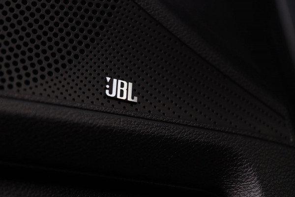 Kia ProCeed 1.6 T-GDI GT / PANODAK / KEYLESS / MEMORY / JBL / CAMERA / CARPLAY