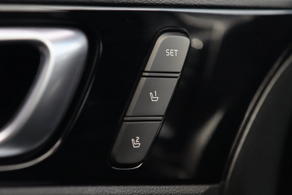 Kia ProCeed 1.6 T-GDI GT / PANODAK / KEYLESS / MEMORY / JBL / CAMERA / CARPLAY