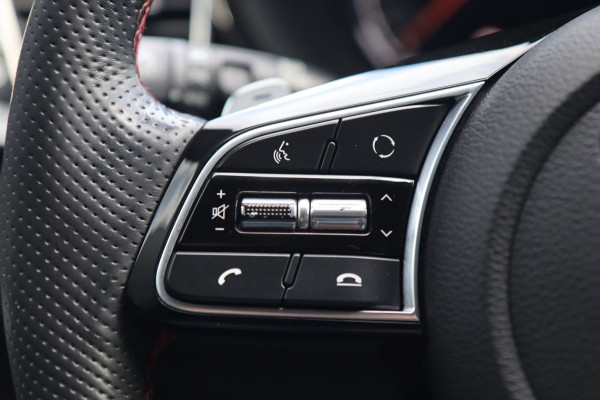 Kia ProCeed 1.6 T-GDI GT / PANODAK / KEYLESS / MEMORY / JBL / CAMERA / CARPLAY