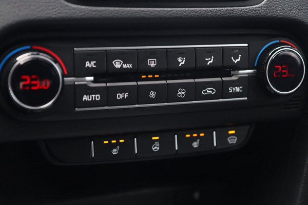 Kia ProCeed 1.6 T-GDI GT / PANODAK / KEYLESS / MEMORY / JBL / CAMERA / CARPLAY