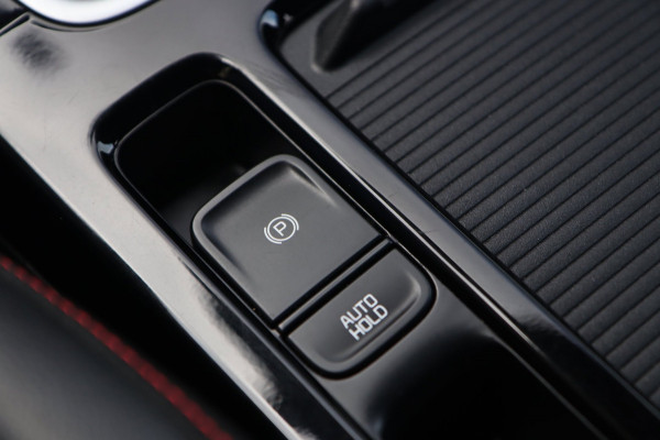 Kia ProCeed 1.6 T-GDI GT / PANODAK / KEYLESS / MEMORY / JBL / CAMERA / CARPLAY