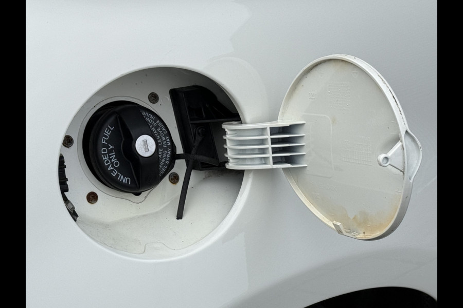 Fiat 500 BWJ 2018 | 0.9 TwinAir 81PK Turbo Lounge | PANO DAK | CLIMA | NAVI | CRUISE | CARPLAY | LICHTMETAAL | PDC |