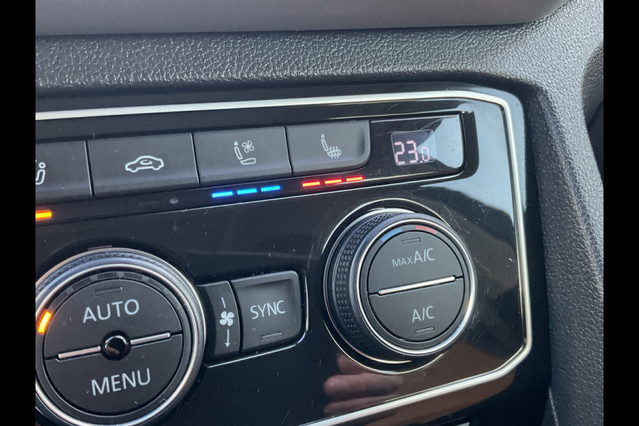 Volkswagen TERAMONT 3.6 VR6 277pk 7-Pers Pano Memory Stoelverw+Ventilatie 360° Leer BOMVOL!