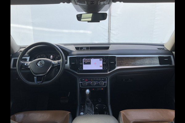 Volkswagen TERAMONT 3.6 VR6 277pk 7-Pers Pano Memory Stoelverw+Ventilatie 360° Leer BOMVOL!