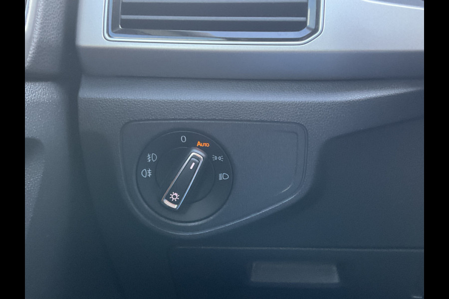 Volkswagen TERAMONT 3.6 VR6 277pk 7-Pers Pano Memory Stoelverw+Ventilatie 360° Leer BOMVOL!