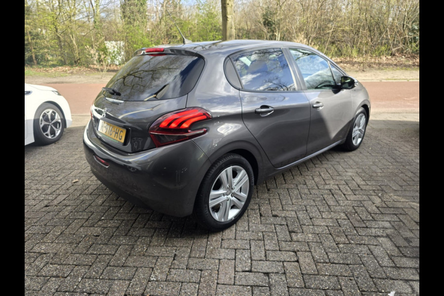 Peugeot 208 1.2 83PK Signature | 2E EIGENAAR | 12MND GARANTIE | NW DIST RIEM | NAVI |