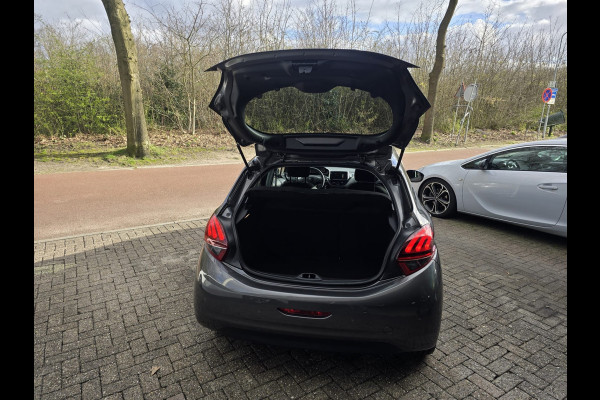 Peugeot 208 1.2 83PK Signature | 2E EIGENAAR | 12MND GARANTIE | NW DIST RIEM | NAVI |