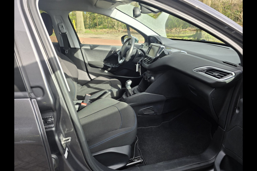 Peugeot 208 1.2 83PK Signature | 2E EIGENAAR | 12MND GARANTIE | NW DIST RIEM | NAVI |